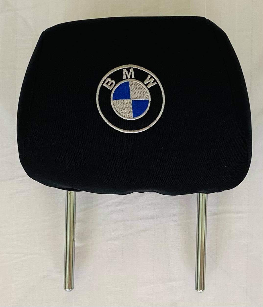 Fekete BMW fejtámla huzat logóval - 2db
