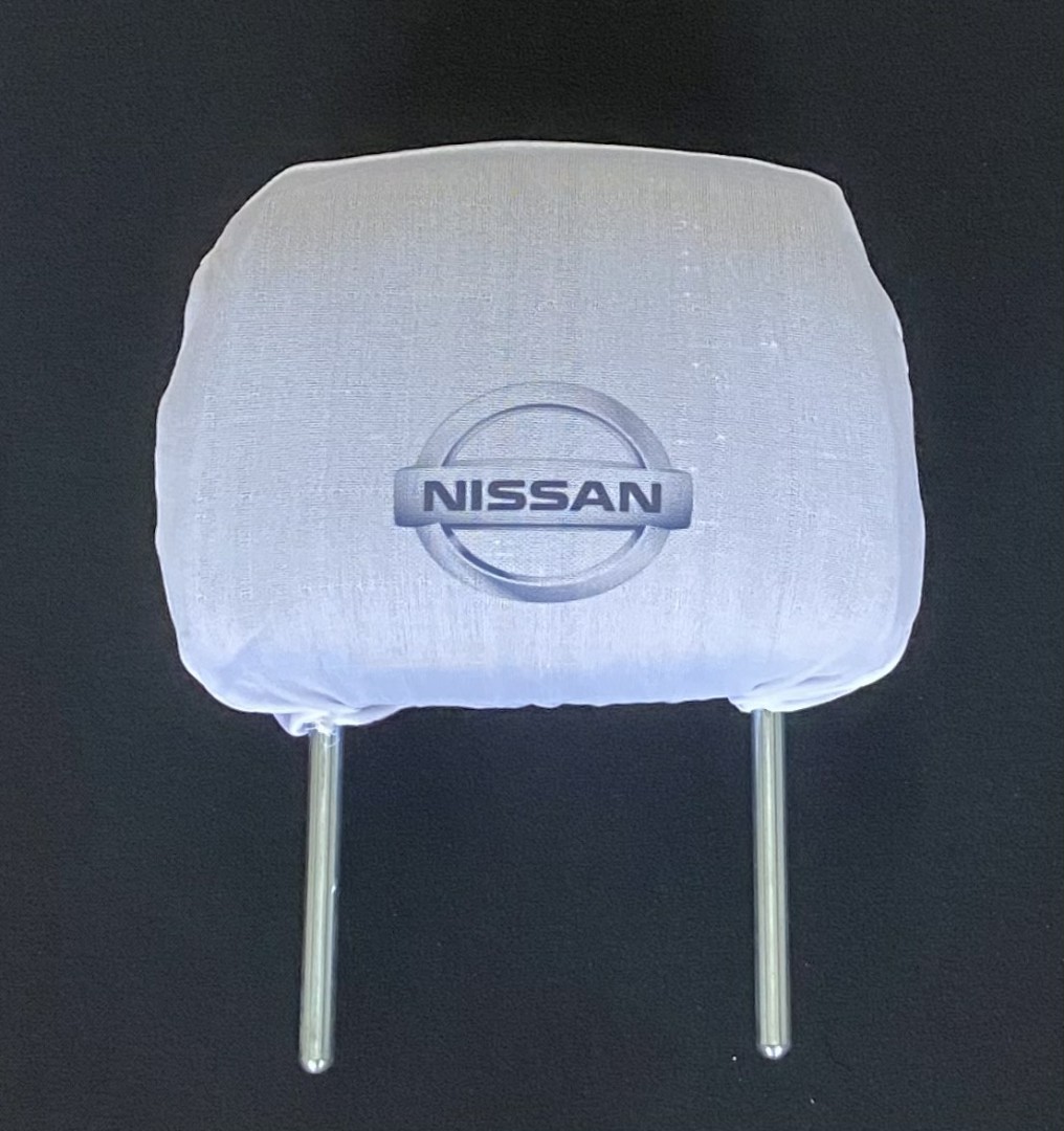 Fehér NISSAN fejtámla huzat logóval - 2db